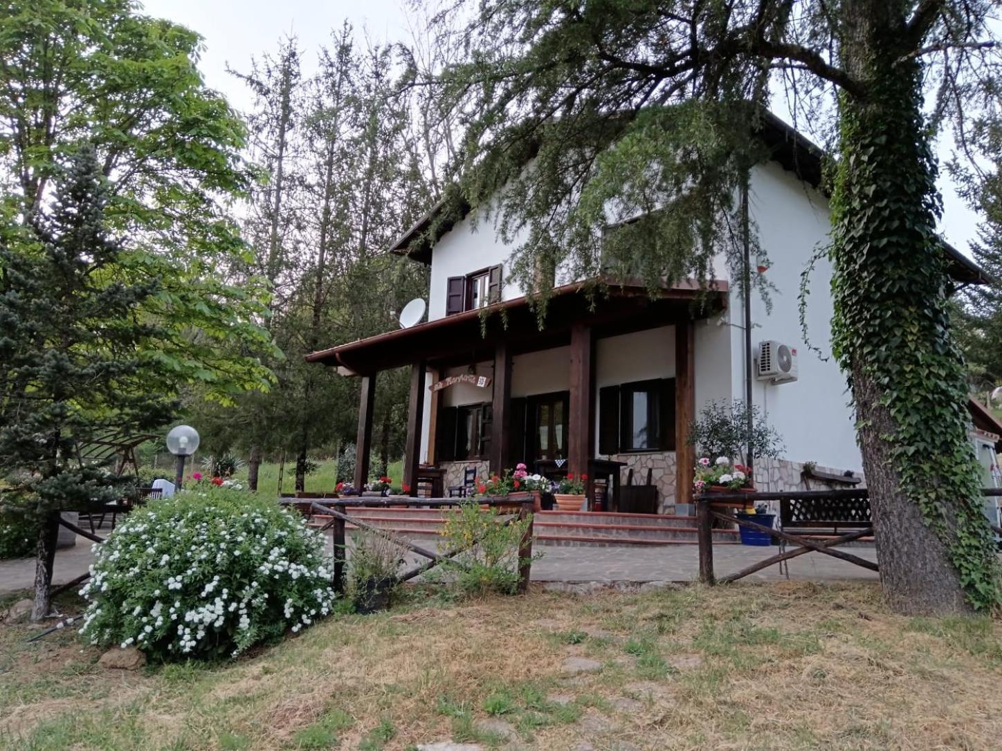 Bed And Breakfast Margherita & Home Restaurant Gerano Extérieur photo